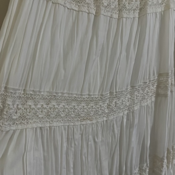 Charlotte Russe ivory smock lace skirt - Picture 2 of 2